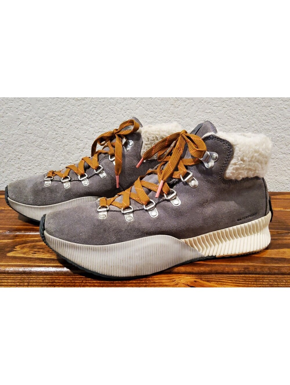 Sorel Boots Out N About III Conquest Waterproof Quarry Fawn Women's Size 10 Gray